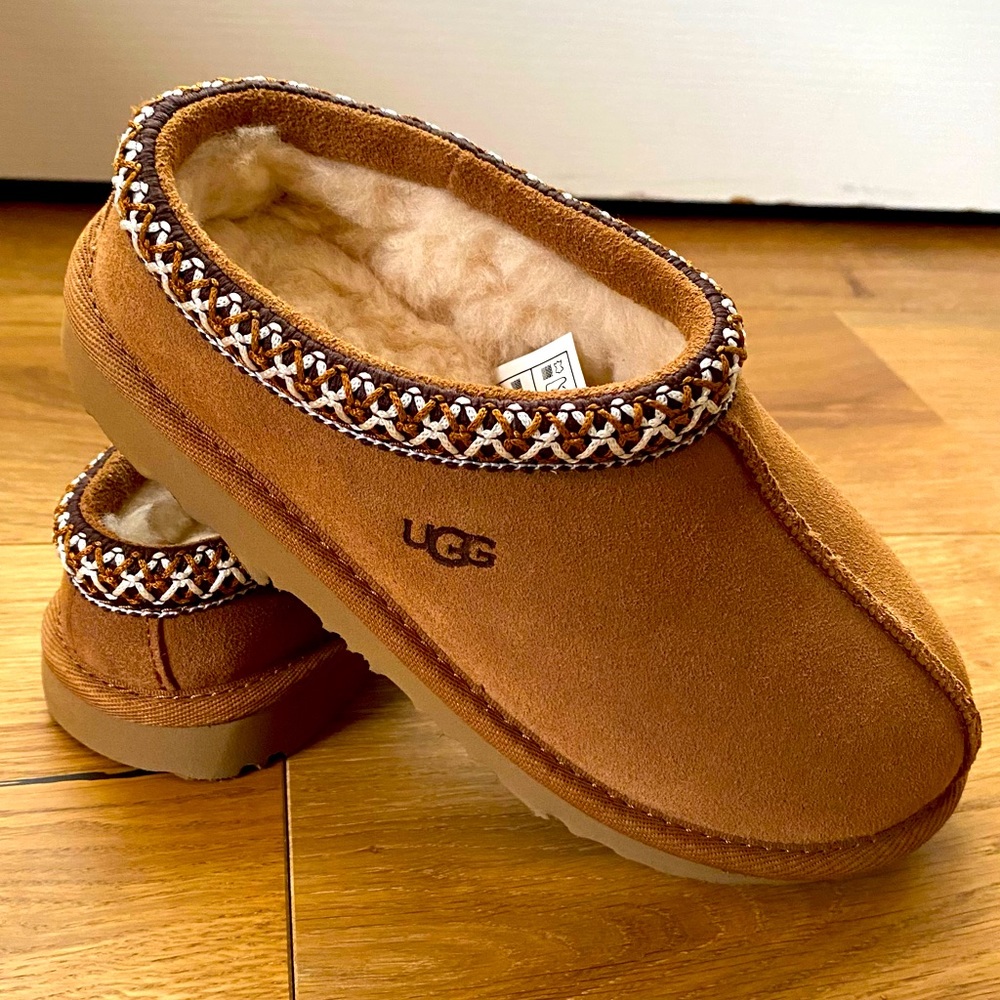 NWOT UGG Kids’ Tasman II Slipper